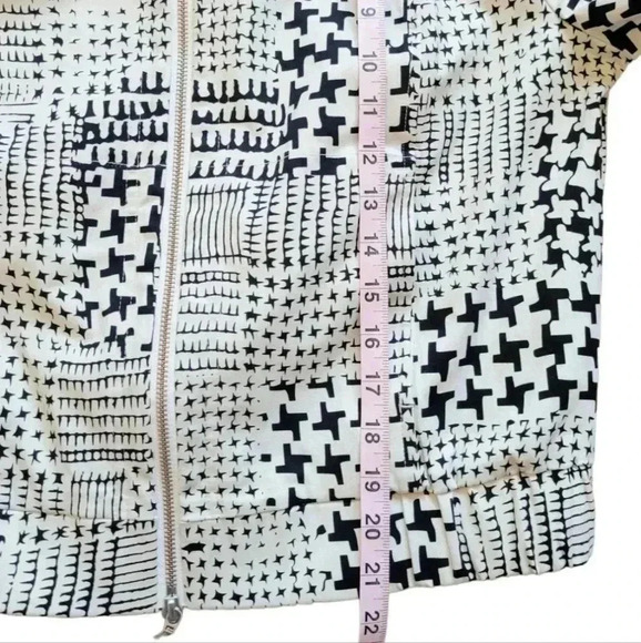 CAbi Coupe Bomber Jacket Ivory & Black Size M Style # 931 - Picture 9 of 15